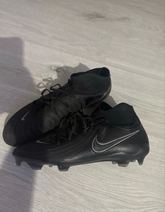 Ghete de forbal nike marimea 42,5