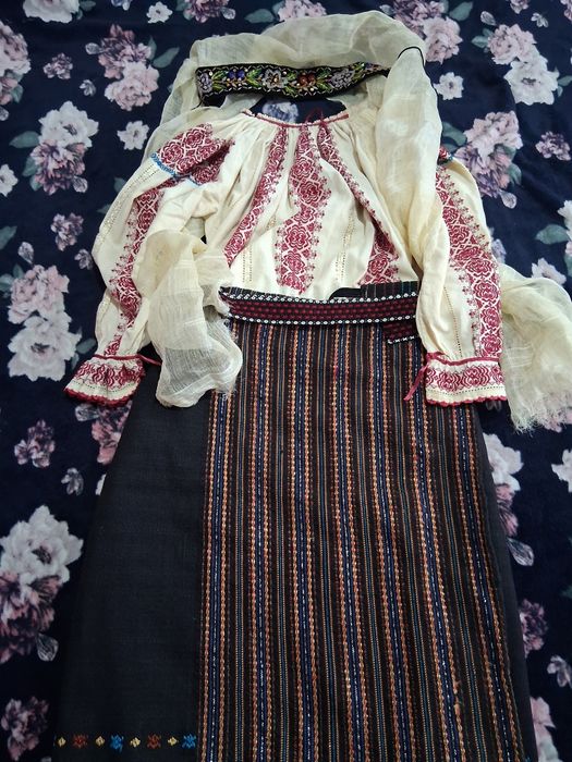 Costum popular vechi autentica foarte vechi