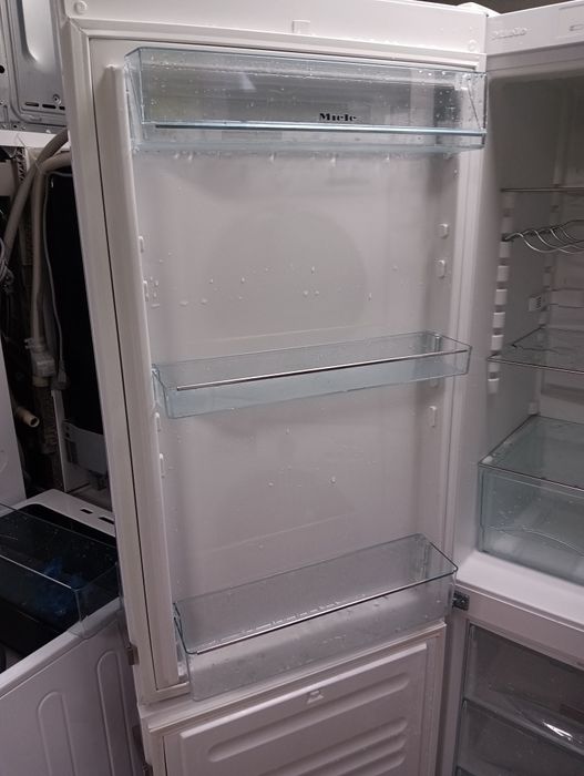 Комбиниран хладилник с фризер Миеле Miele с две години гаранция!