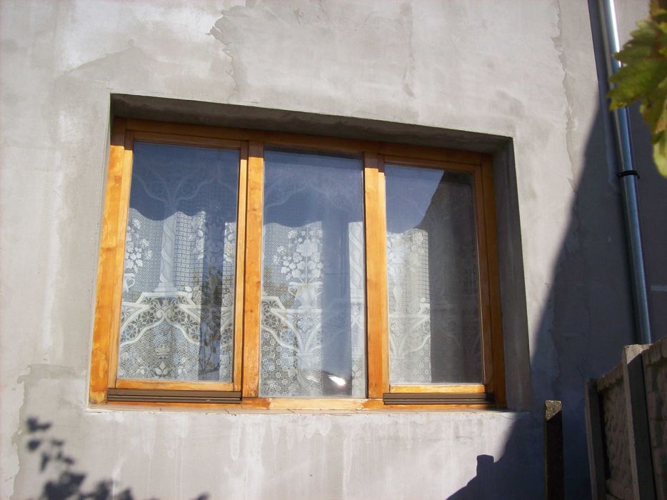 Geamuri termopan cu tâmplărie din lemn stratificat