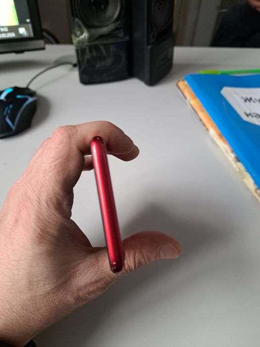 iPhone SE Red Product