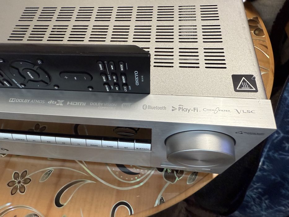 Onkyo TX-NR676e resiver Bluetooth Wi fi