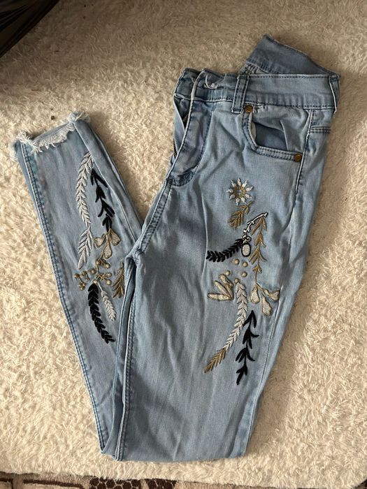 Дънки с висока талия Pull&Bear push up ефект