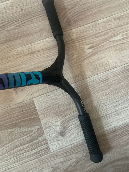 Продам самокат трюковой