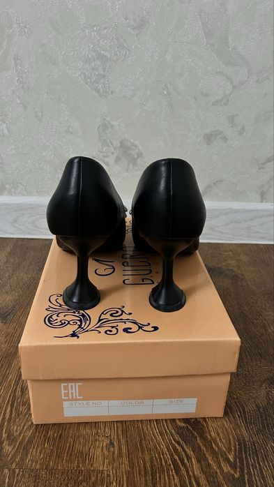 Туфли черный цвет