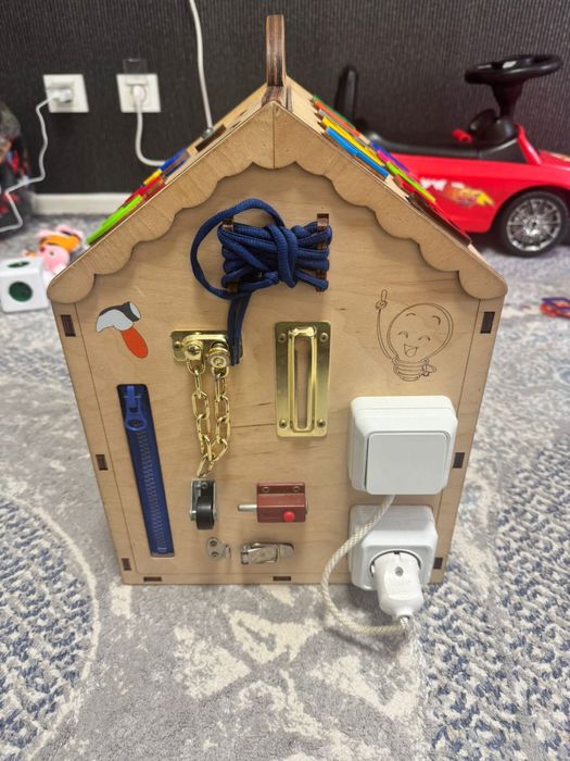 Продам детская Игрушка Бизиборд