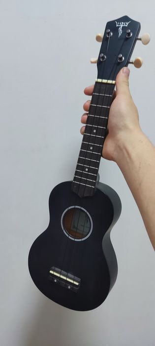 Укулеле с коробкой