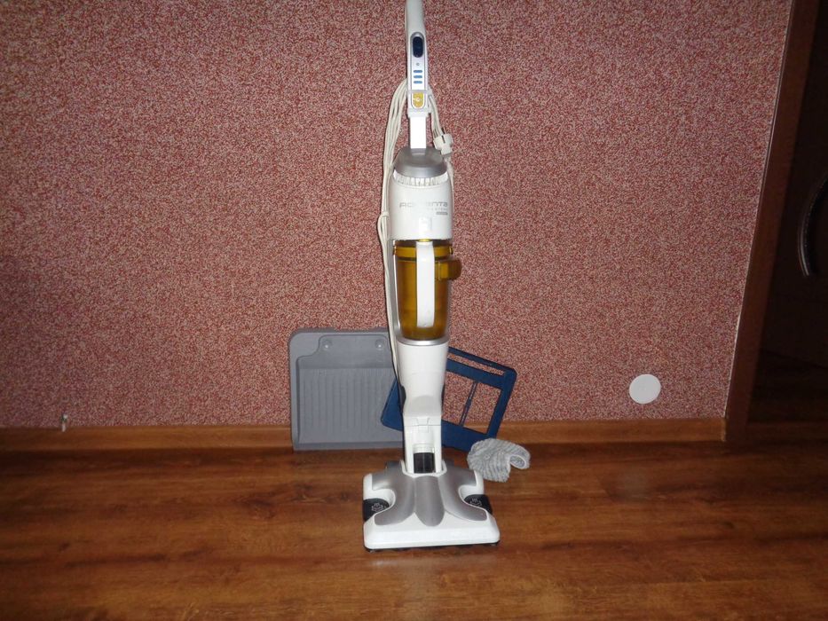vand aspirator Rowenta cu functie de spalare cu abur