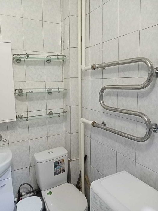 Продам 1 ком квартиру центр .район.  Достык Мол.