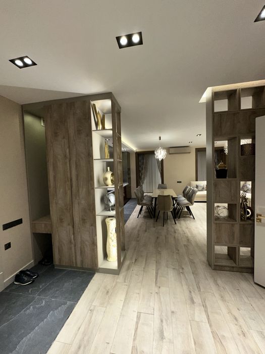 Продается 3х ком. кв-ра, 1-эт, банковская, ор-р: рест-н “Visol”, 120м²