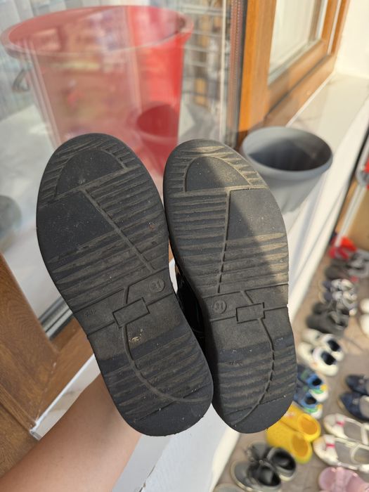 Продам туфли для девочки