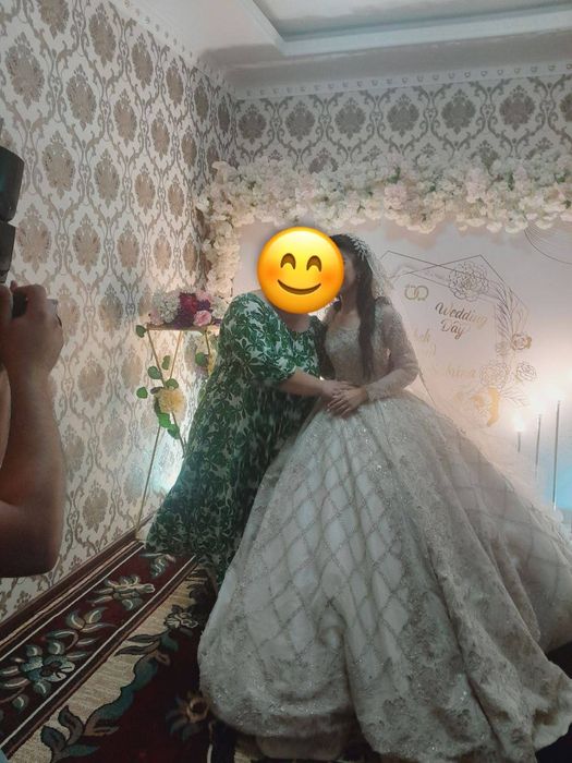 Очень Красивое Свадебное Платье !