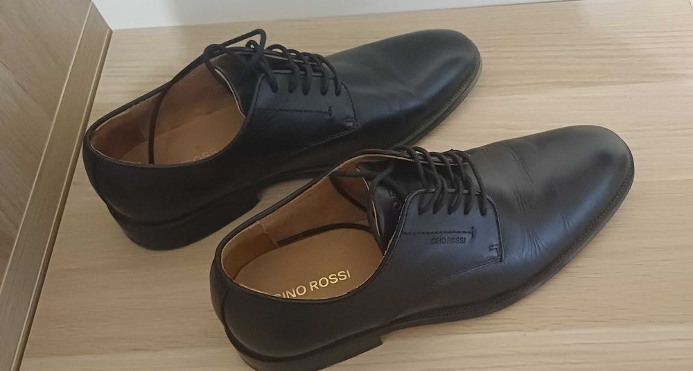 Set complet de mire, marimea 52 - 2 costume, 2 camasi, pantofi, curea, papion