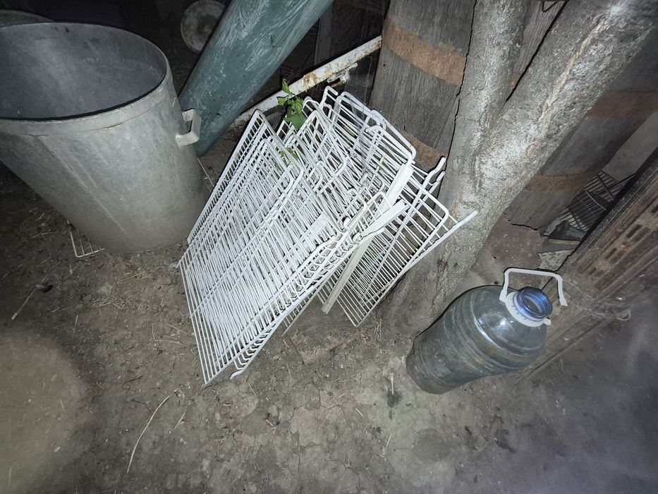 Cuibare pentru gaini ,cuve masini de spălat  si gratare