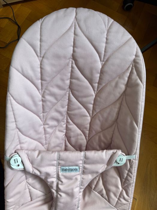 Baby Bjorn dusty pink