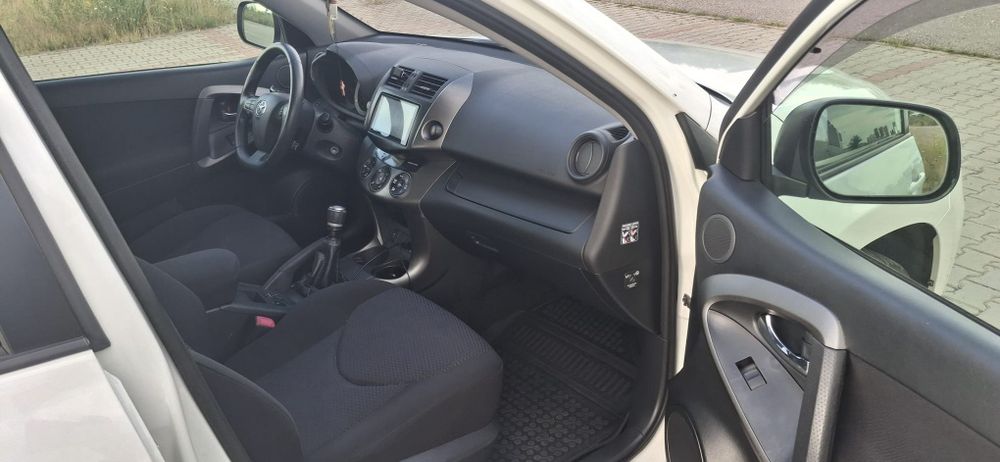 TOYOTA RAV4 2011 — imagine 5