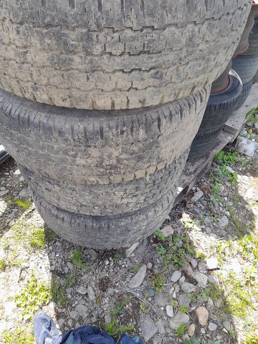 Jante hyundai galloper 15 cu tot cu cauciucuri  pajero nissan