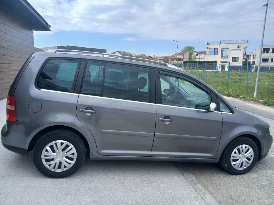 Ofer spre vînzare wolsvagen touran