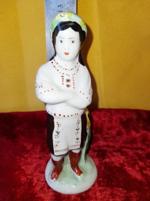 Советские фарфоровые статуэтки