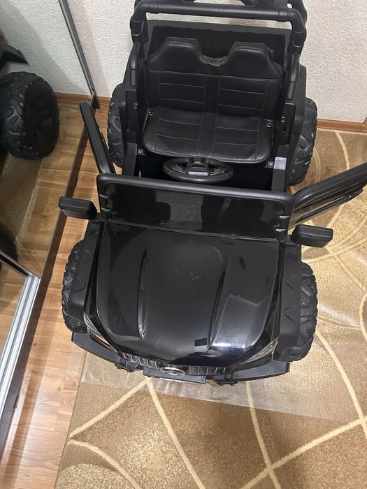 Детская машина почтий новая