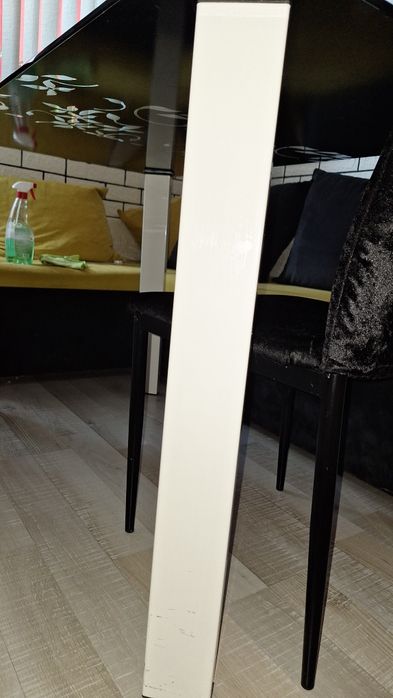 Трапезна маса с четири стола