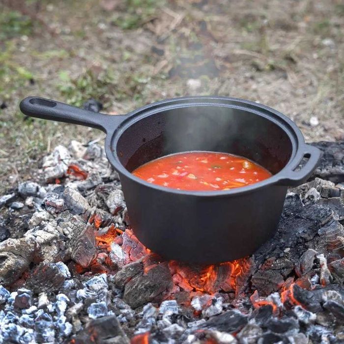 Чугунена касерола с капак