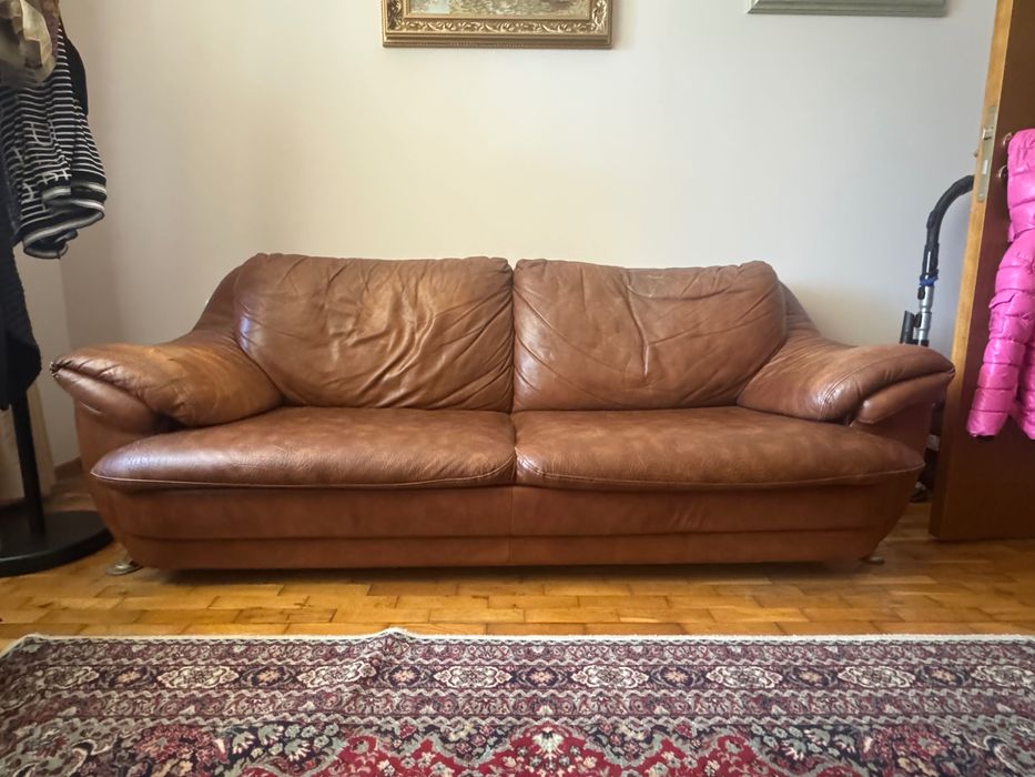 Комплект от два дивана в отлично състояние, леко употребявани