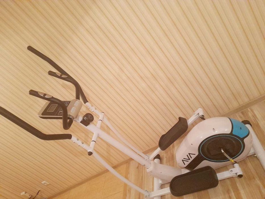 Тренажёр эллипс в идеальном состоянии