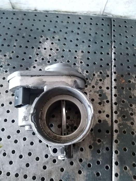 Clapeta acceleratie 2.0 crd dodge caliber 038128063m