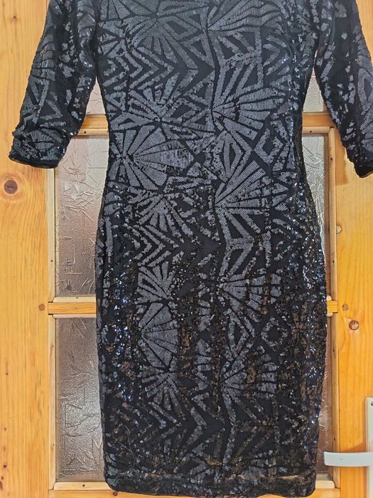 Rochie elegantă neagră cu paiete