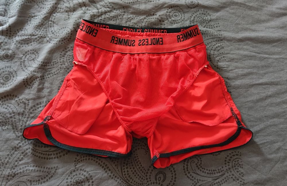 Мъжки бански цвят:Червен и Розово