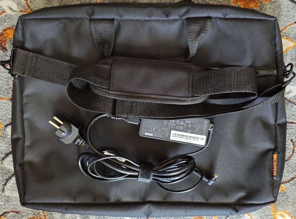 Продавам Lenovo V15 G3 IAP/i5-1235U/16GB RAM/512GB NVMe/1TB SATA3