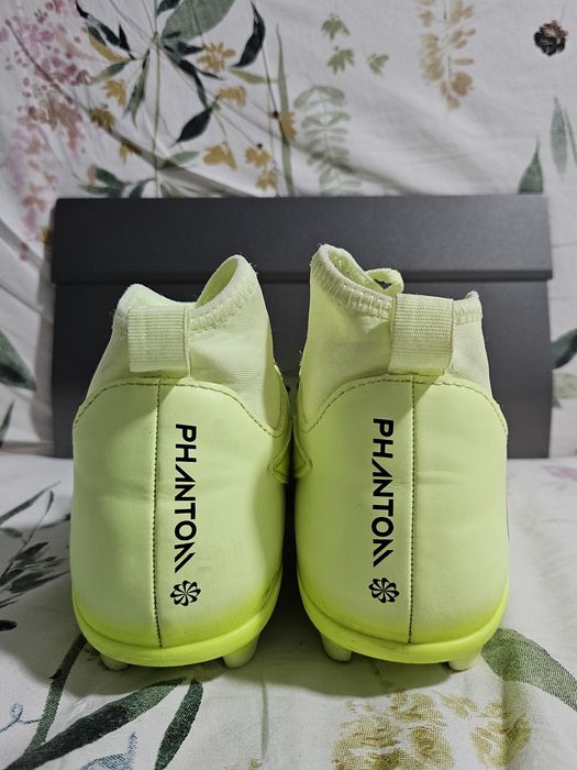 Nike Jr. Phantom 6 Club MG