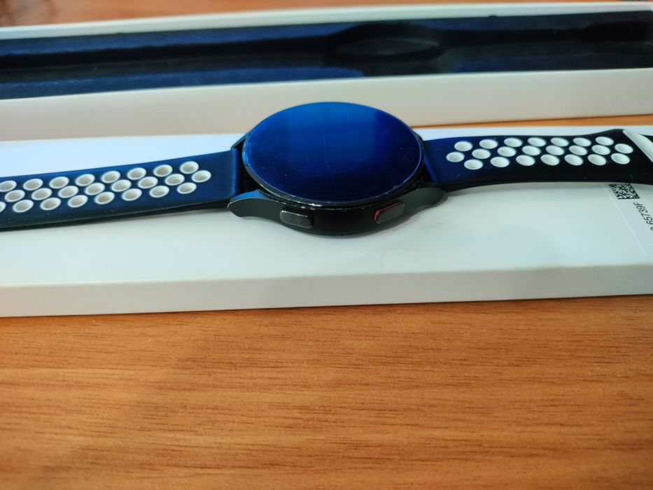 Смарт часы Samsung Galaxy Watch 4 (44 мм)