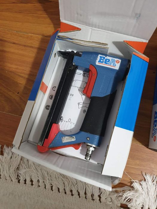 Pistol BEA nou pentru tapițat capse mărimea 71/10
