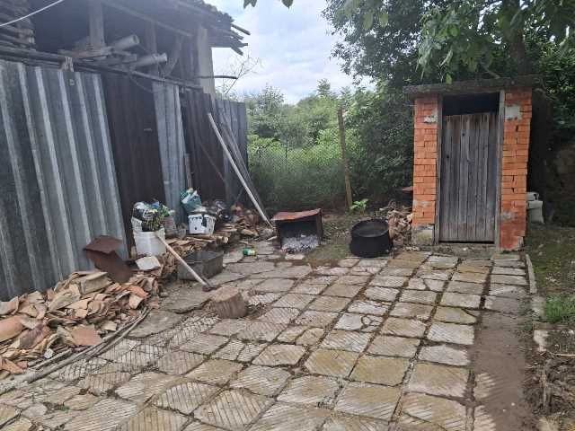Къща, село Певец € 45,000 / 88 012.35 лв.