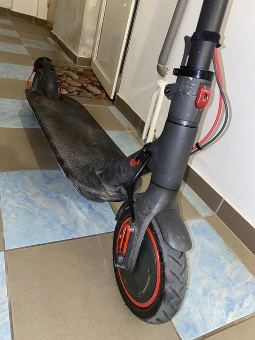 Trotinetă electrică Xiaomi Mi Electric Scooter Pro