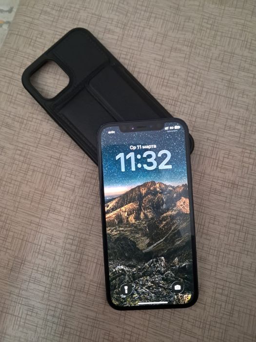Продам Iphone 12/128 black