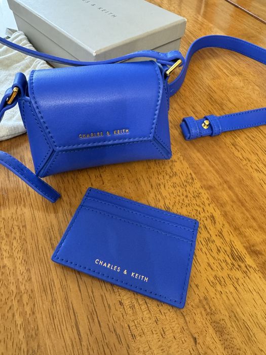 Сумочка от CHARLES keitn