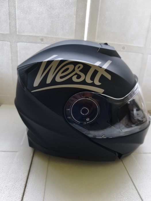 Мото каска Westt