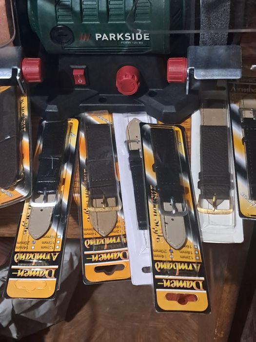 ПРОДАВАМ: Нови каишки за часовници (различни размери)
​Продавам чисто