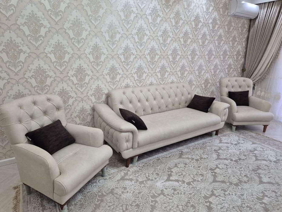 Мягкая мебель состояние новое диван, кресла, журнальный столик