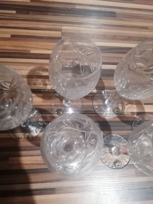 Set de pahare de cristal realizat în România, impecabile