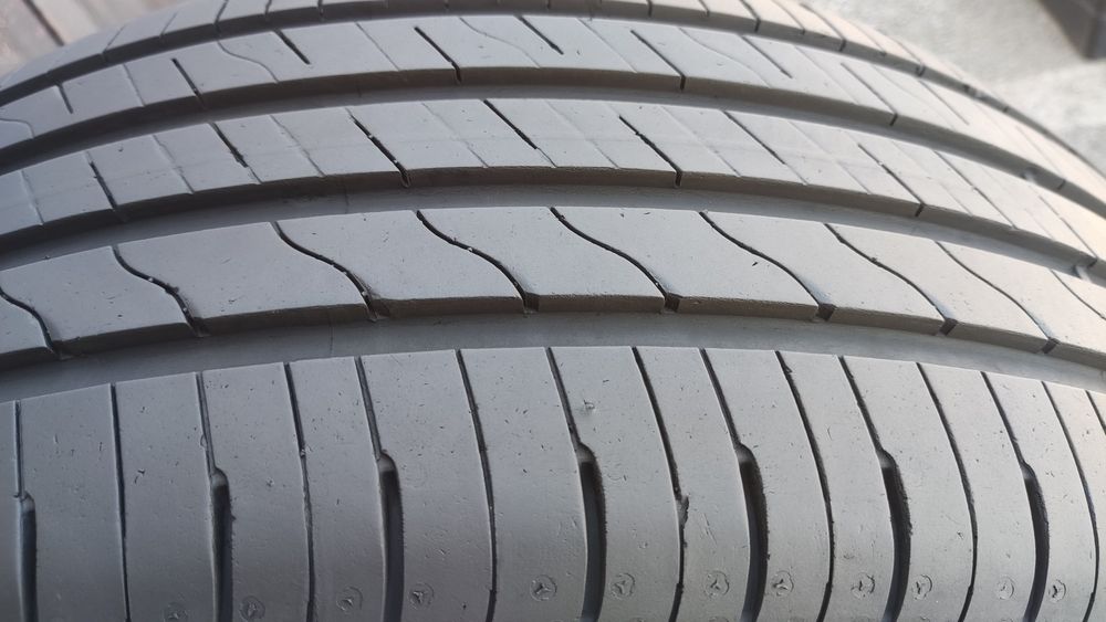 1брой лятна гума 215/55/17 GoodYear Efficient Grip Performance 2
dot4222