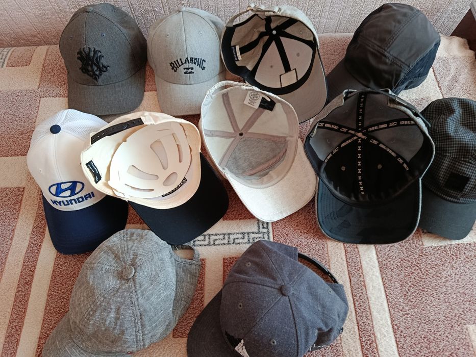 Продам бейсболки,  цена 500 тенге