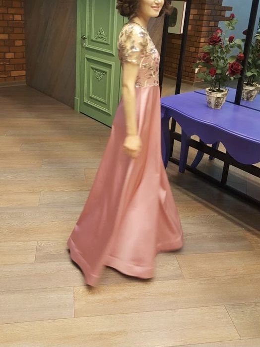 Платье вечернее