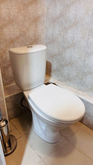 Продам унитаз напольный