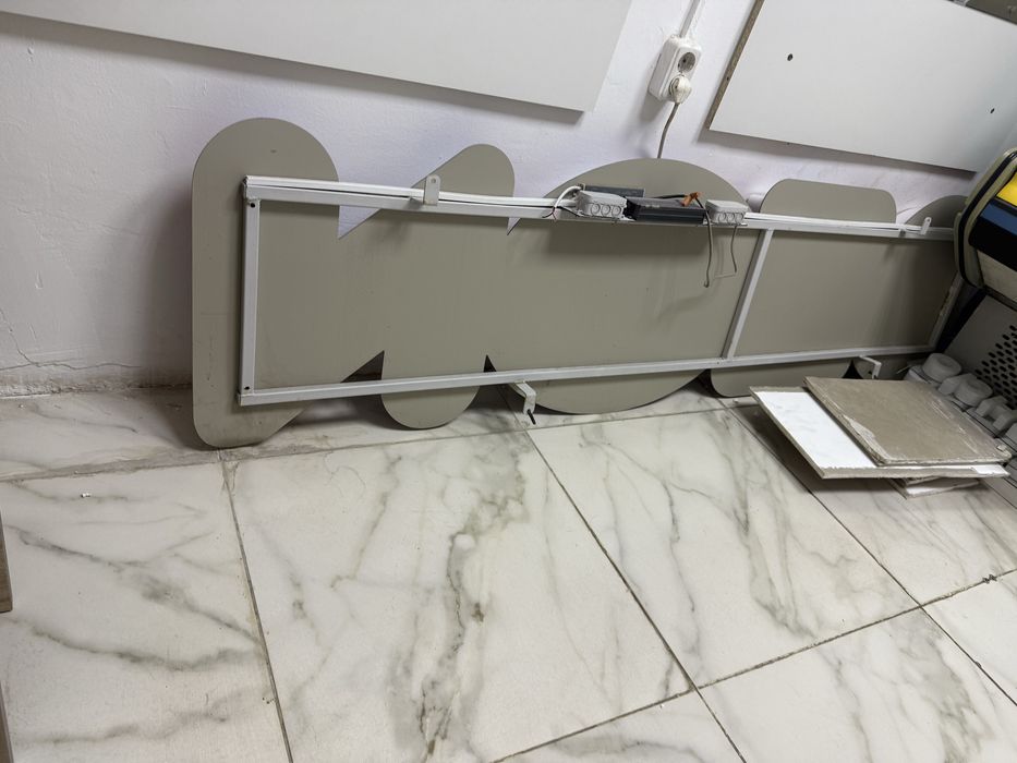 Вывеска неоновая горящая Озон