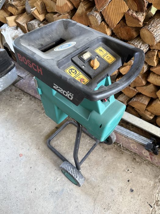 Дробилка за клони Bosch AXT 2200