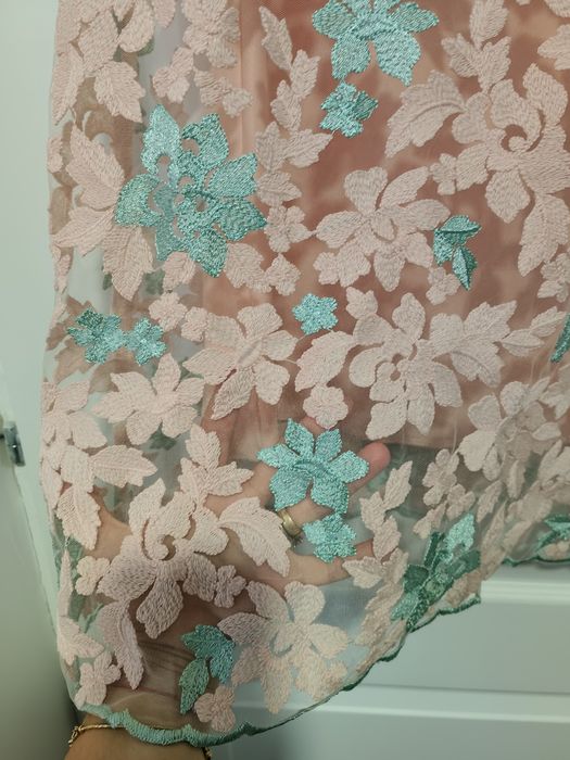 Rochie roz în combinație cu turcoaz